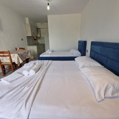 Petrefi Apartments Ksamil Exterior foto