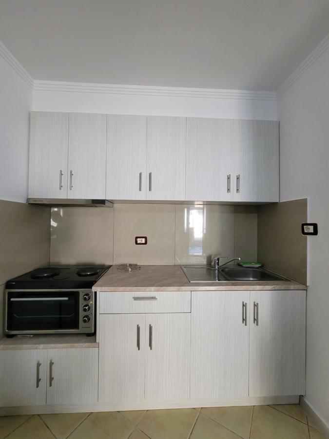 Petrefi Apartments Ksamil Exterior foto