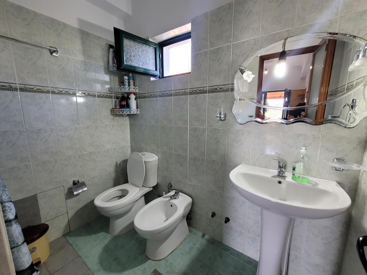 Petrefi Apartments Ksamil Exterior foto