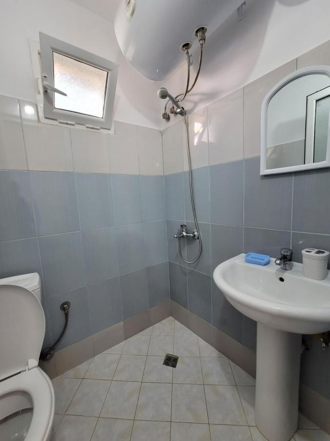 Petrefi Apartments Ksamil Exterior foto