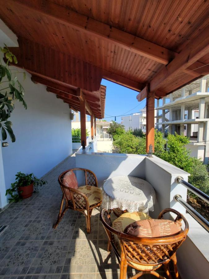 Petrefi Apartments Ksamil Exterior foto